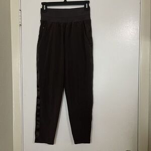 ATHLETA grayish brown cropped jogger pants side trim detail size us 0